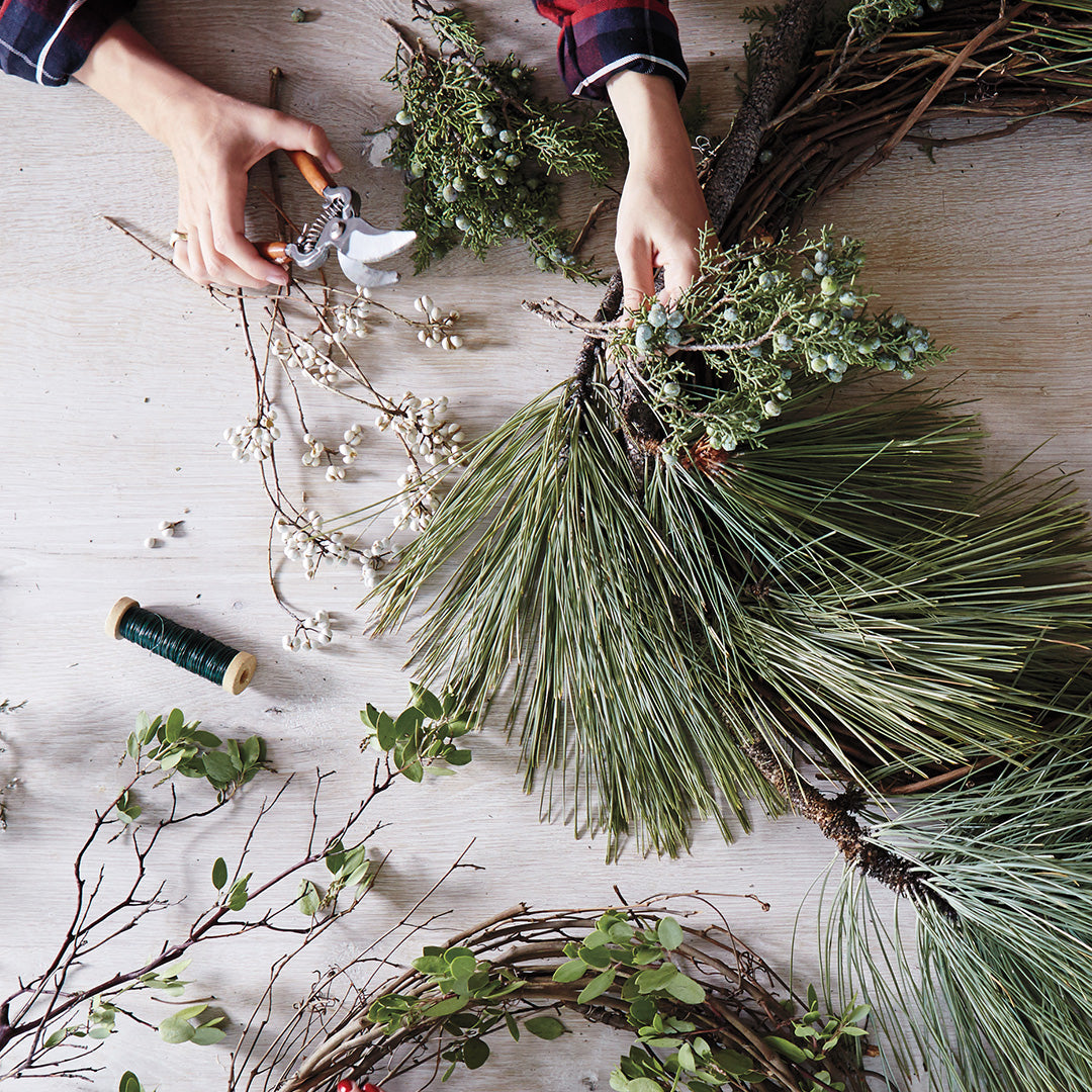 Monday, Dec 15th | Holiday Wreath Making Workshop X Common House Aleworks