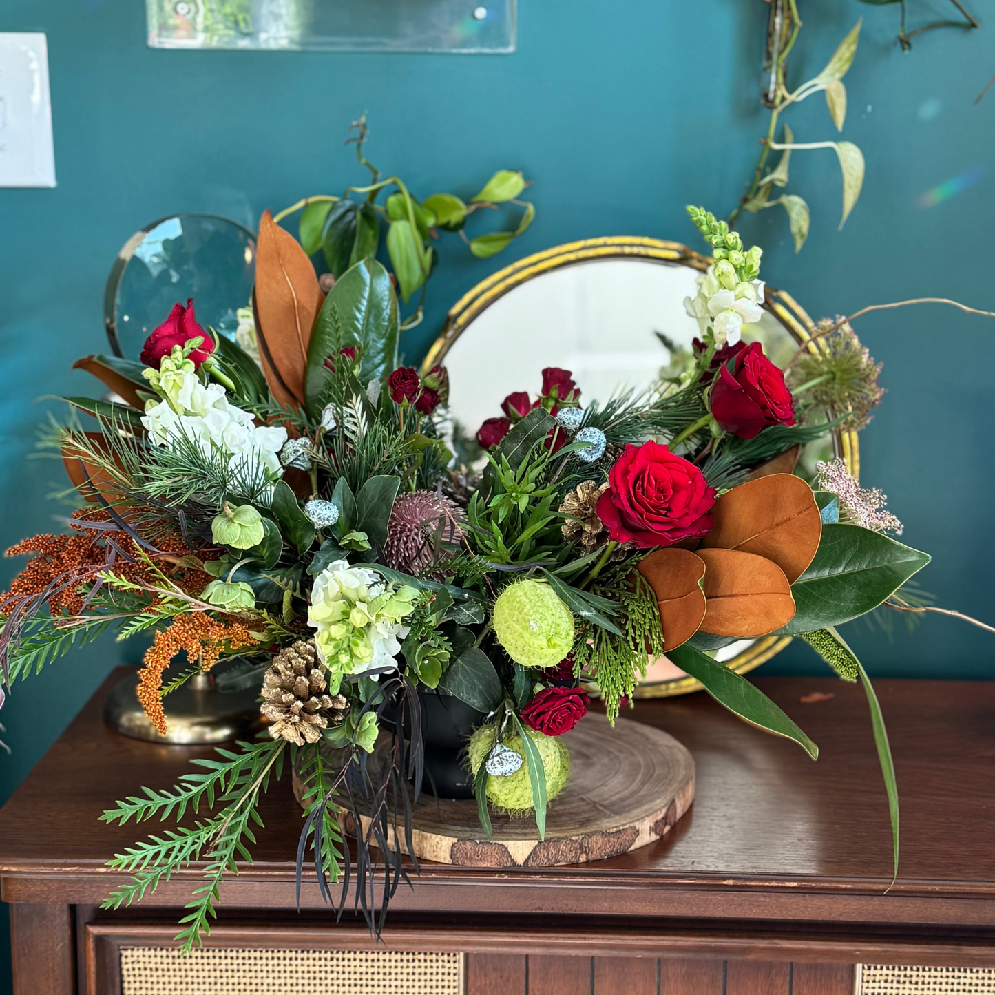 
                  
                    Monday, Dec 22nd | Holiday Floral Centerpiece X Neighborly Park Circle
                  
                