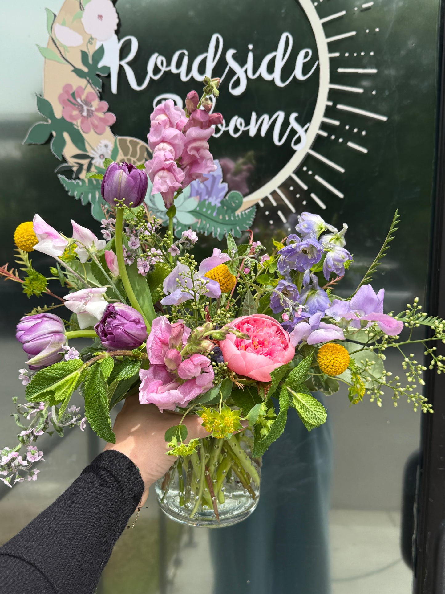 
                  
                    Seasonal Arrangement (Small)
                  
                
