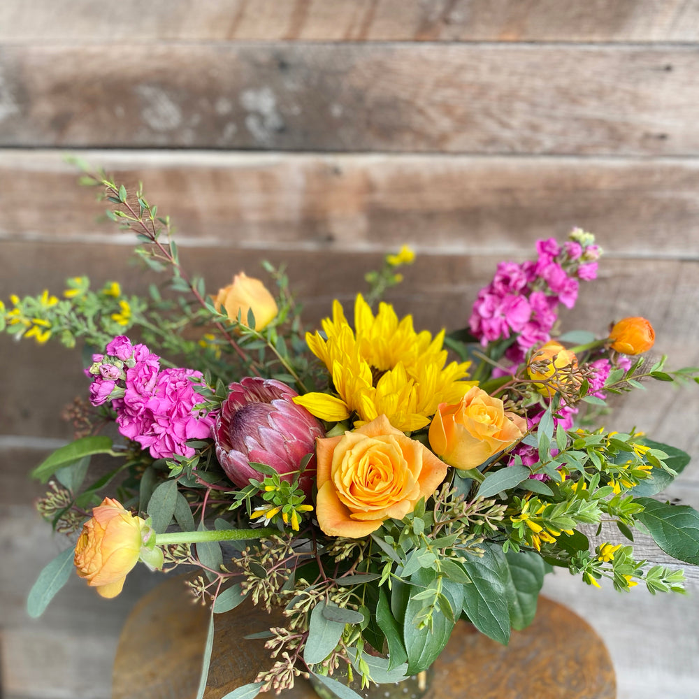 
                  
                    Seasonal Arrangement (Small)
                  
                